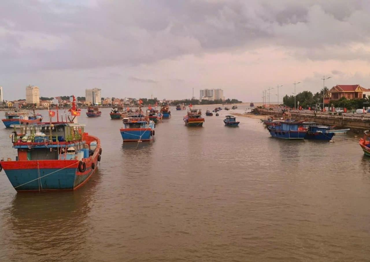 Aumori Hostel Ðồng Hới Buitenkant foto