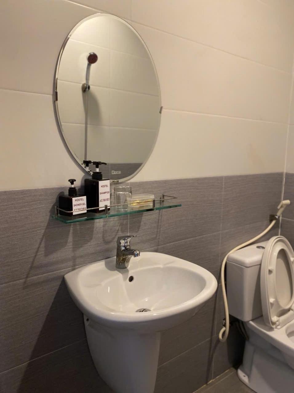 Aumori Hostel Ðồng Hới Buitenkant foto